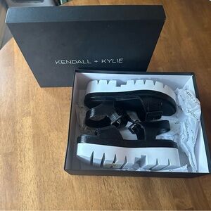 Kendall & Kylie Black Platform Sandals with White Sole (NEW) 7.5